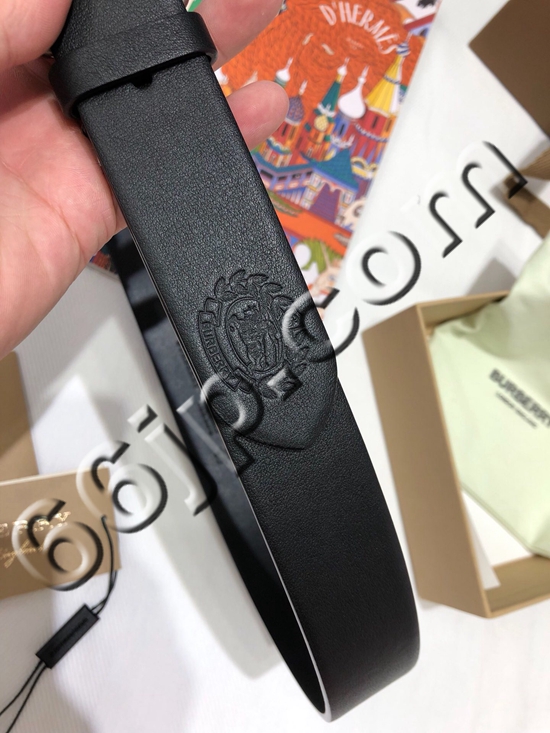 バーバリーベルト角部分ディテール
